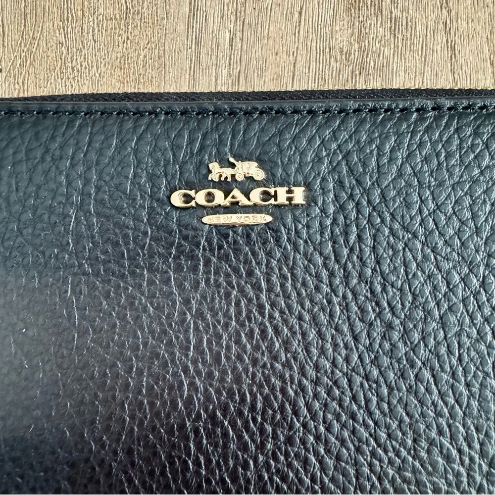 Coach Crossgrain Leather Zip Around Wallet - Black